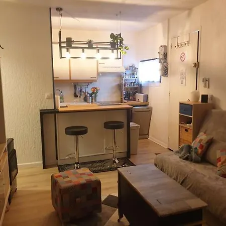 Apartment Studio Cosy Vue Imprenable Proche Mer, Plancha Et Piscine